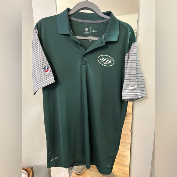 Assorted Men’s active wear shirts with NY Jets logo. - Picture 3 of 16